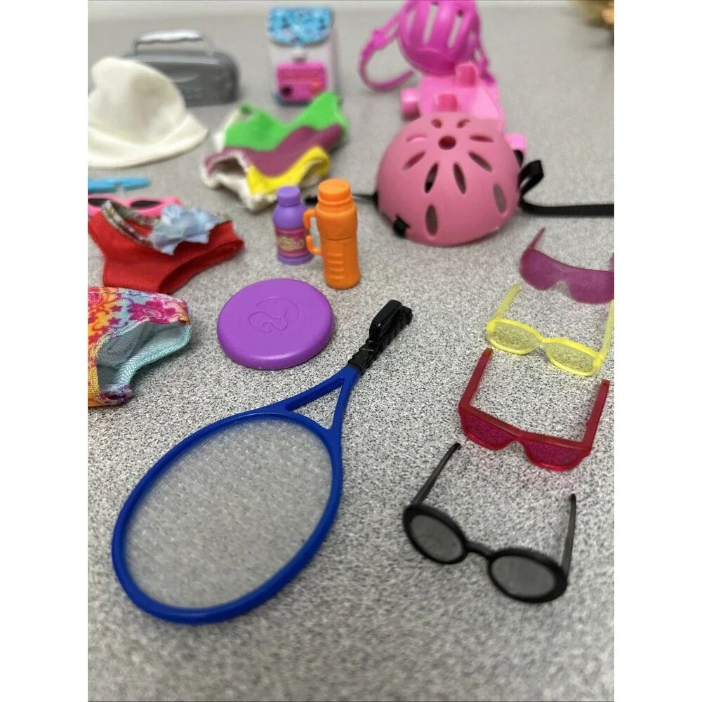 Vintage Barbie Beach Fun Accessories, Towel, Swimsuits, Sunglasses, And More‎